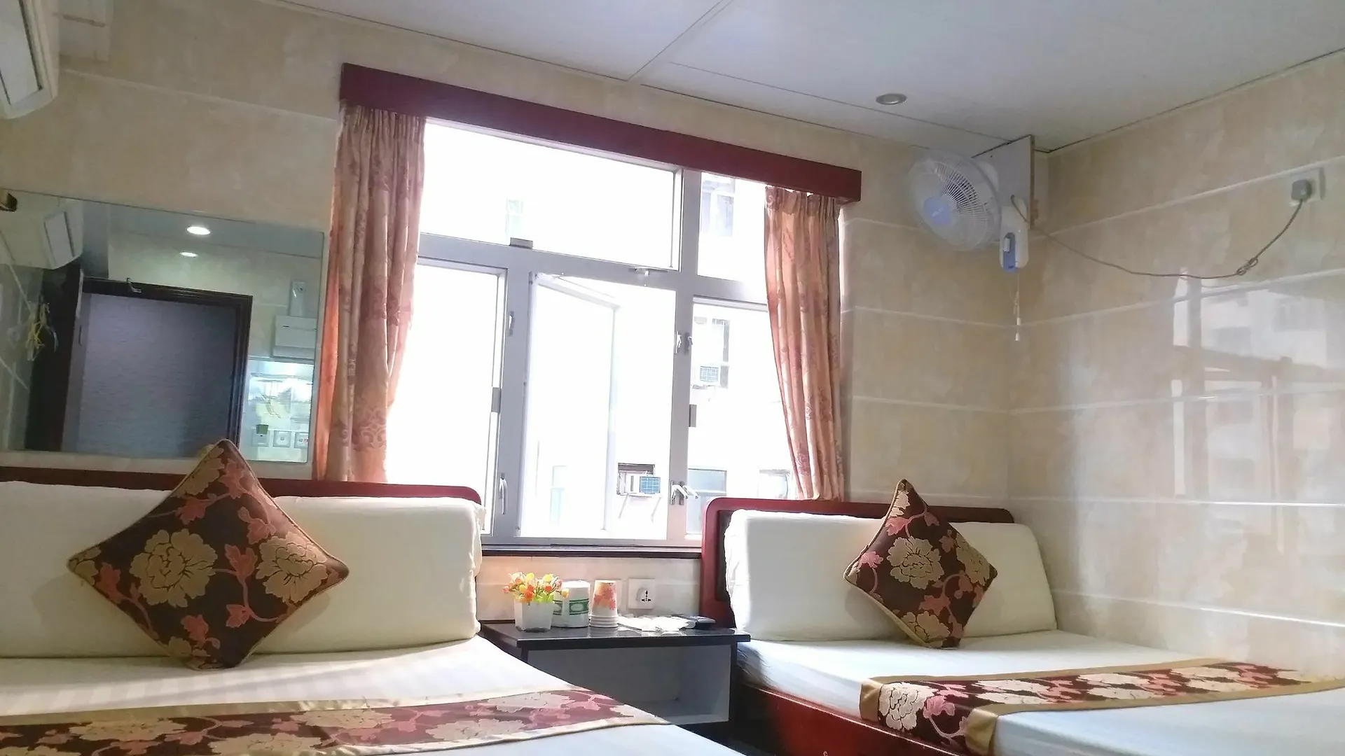 New Peace Guest House - Hong Kong Kowloon