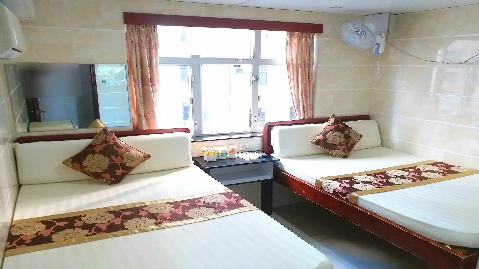 New Peace Guest House - Hong Kong Kowloon  China