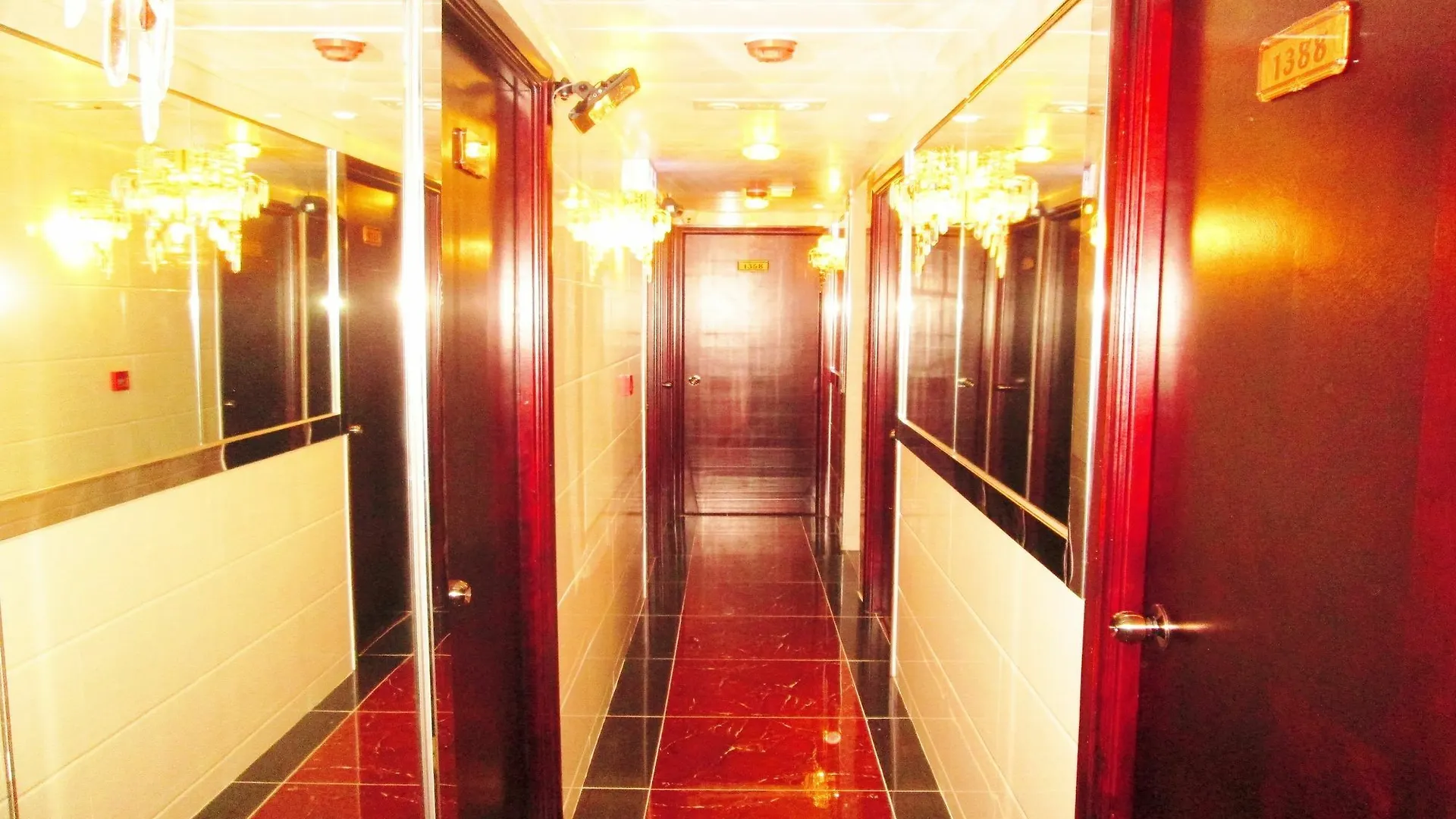 New Peace Guest House - Hong Kong Kowloon  Kowloon (Hong Kong)